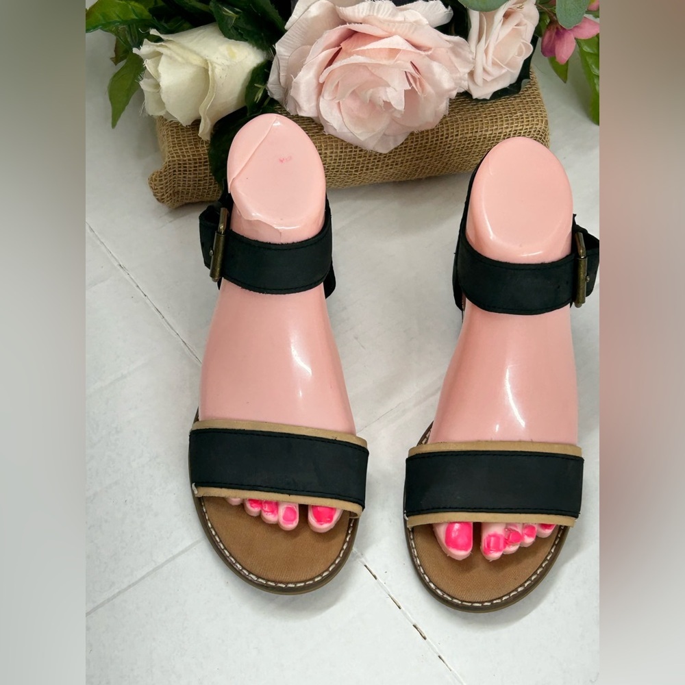Toms Black and Tan Women's Sandals